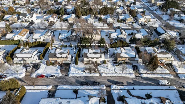 $1,579,000 | 20 Sagamore Way South, Jericho, NY 11753