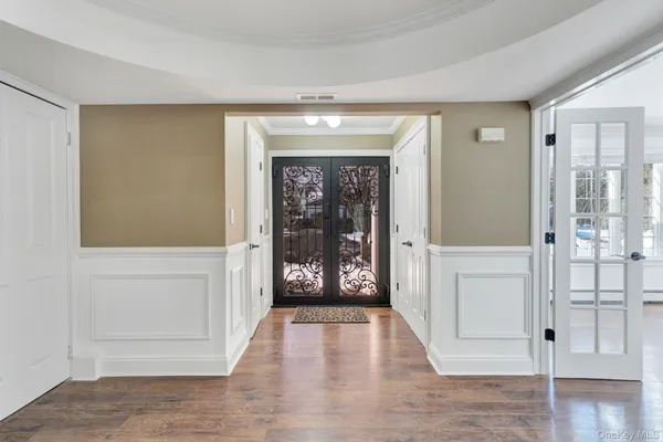 $1,579,000 | 20 Sagamore Way South, Jericho, NY 11753