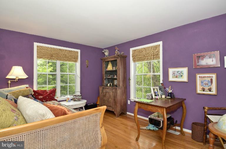 1544 Deer Point Way Reston, VA 20194 - Photo 23 of 27 a living room with furniture and a window