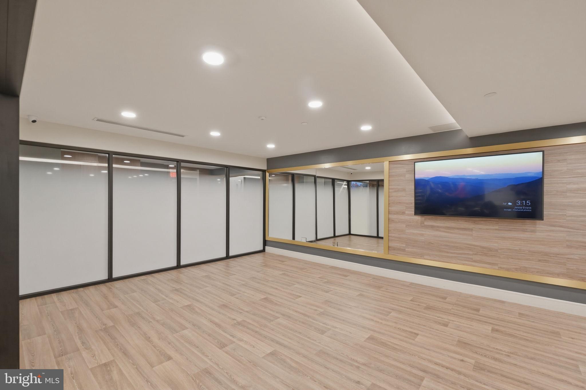 631 D Street Northwest, Unit 435 Washington, DC 20004 - Photo 20 of 26 Meeting Room