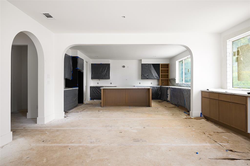 9220 Ferndale Road Dallas, TX 75238 - Photo 9 of 30 Gallery Image 9