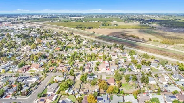an view of an ocean and beach