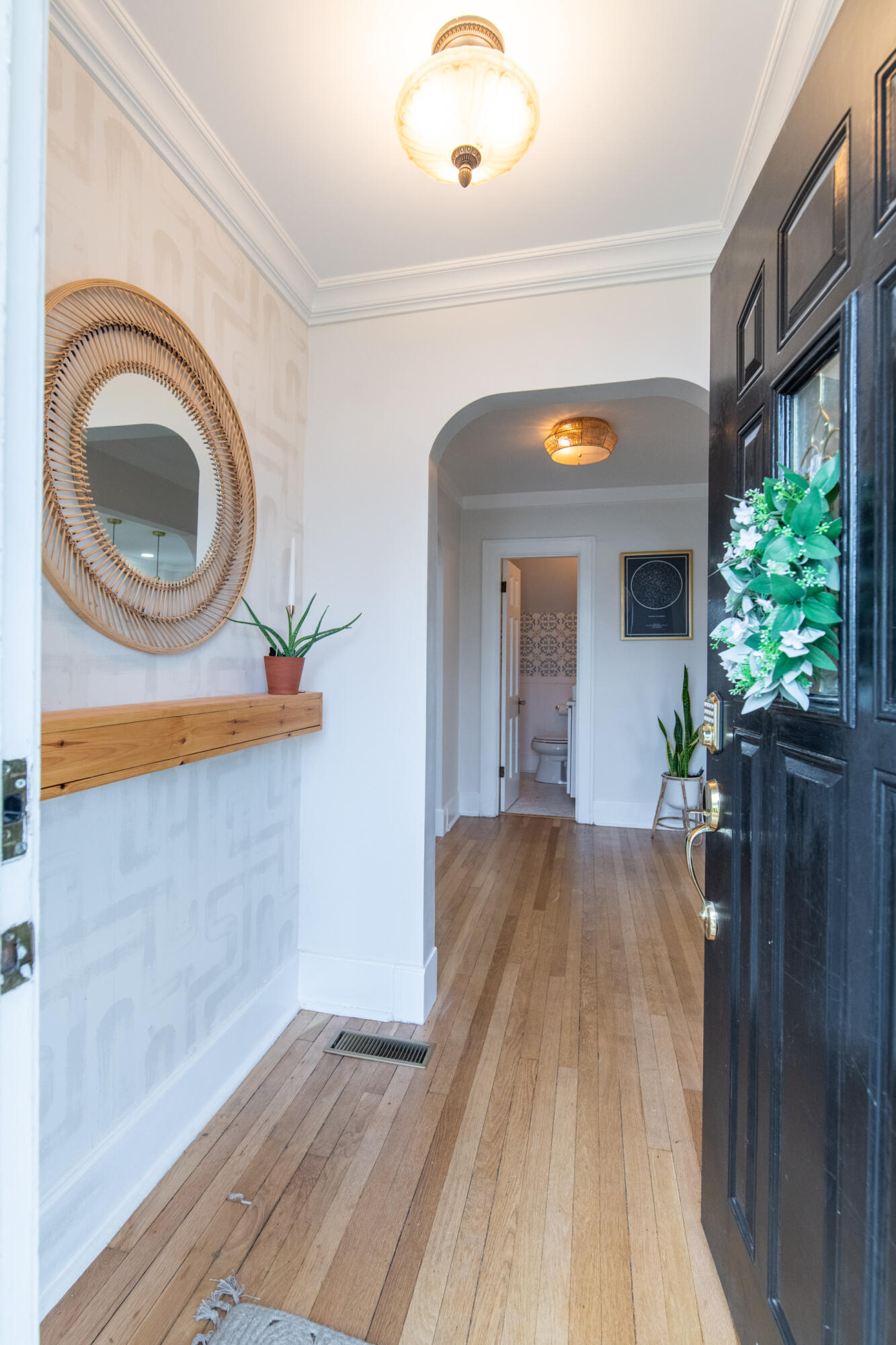 1414 Cochran Road Lexington, KY 40502 - Photo 3 of 48 Original entryway with arched foyer.