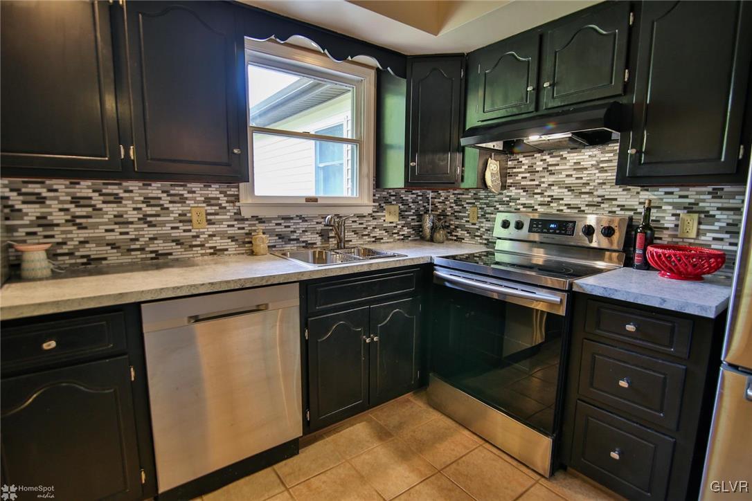 1203 Buck Trail Road Allentown, PA 18104 - Photo 7 of 42 Gallery Image 7