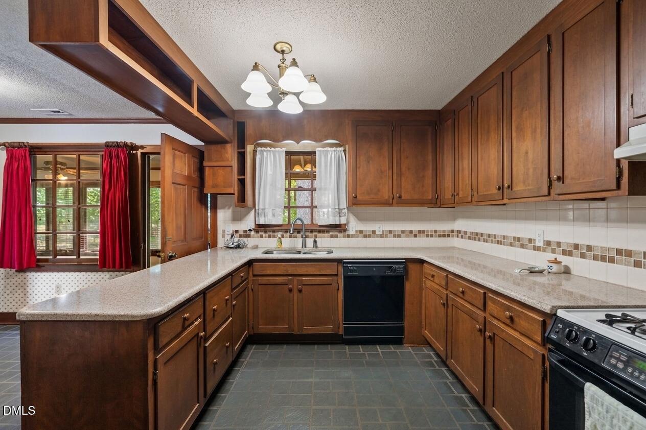 9001 Old Creedmoor Road Raleigh, NC 27613 - Photo 16 of 55 Kitchen (2)
