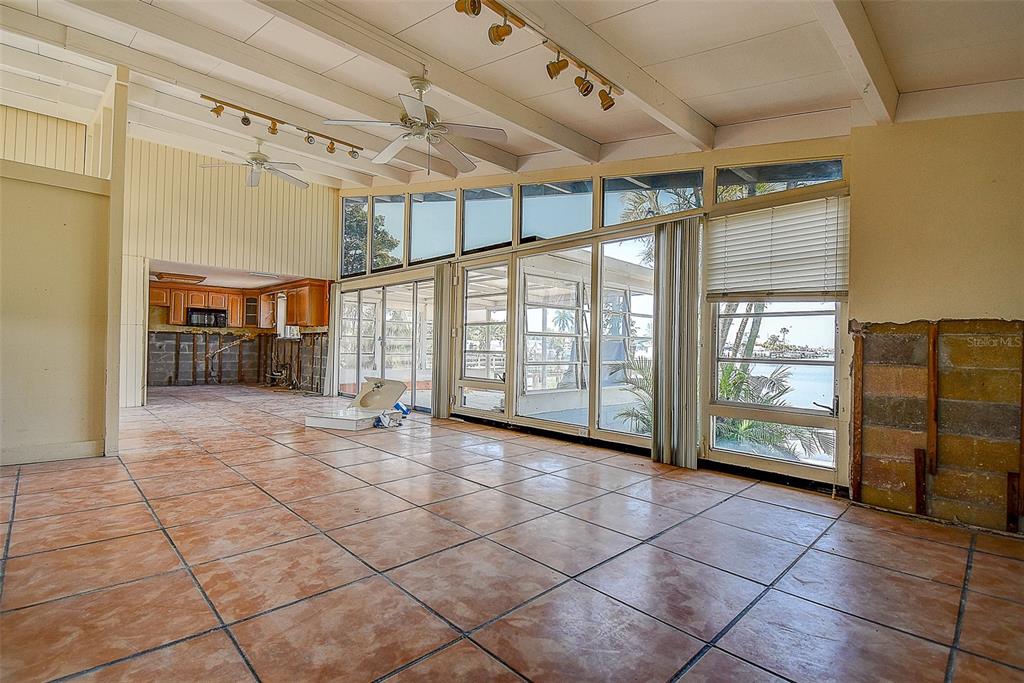 712 Sunset Cove Madeira Beach, FL 33708 - Photo 38 of 93 Gallery Image 38