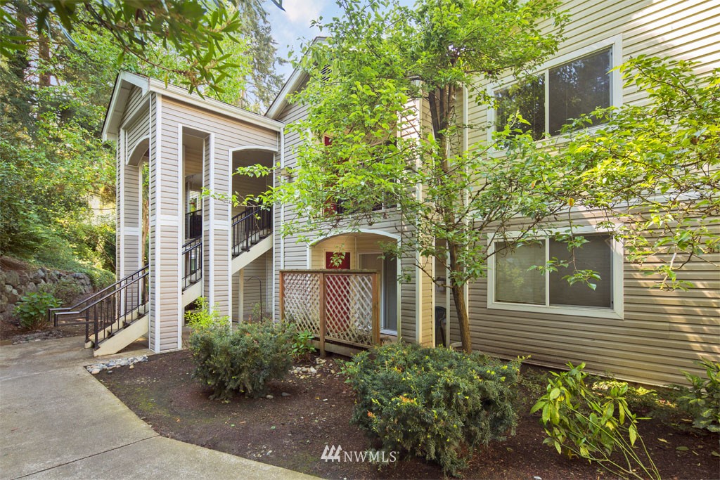 10733 Valley View Road, Unit C304 Bothell, WA 98011 - Photo 1 of 15