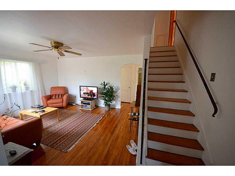 22 Wilkins Road Forest Hills, PA 15221 - Photo 3 of 23 Living Room.