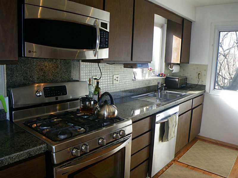 22 Wilkins Road Forest Hills, PA 15221 - Photo 9 of 23 Kitchen.