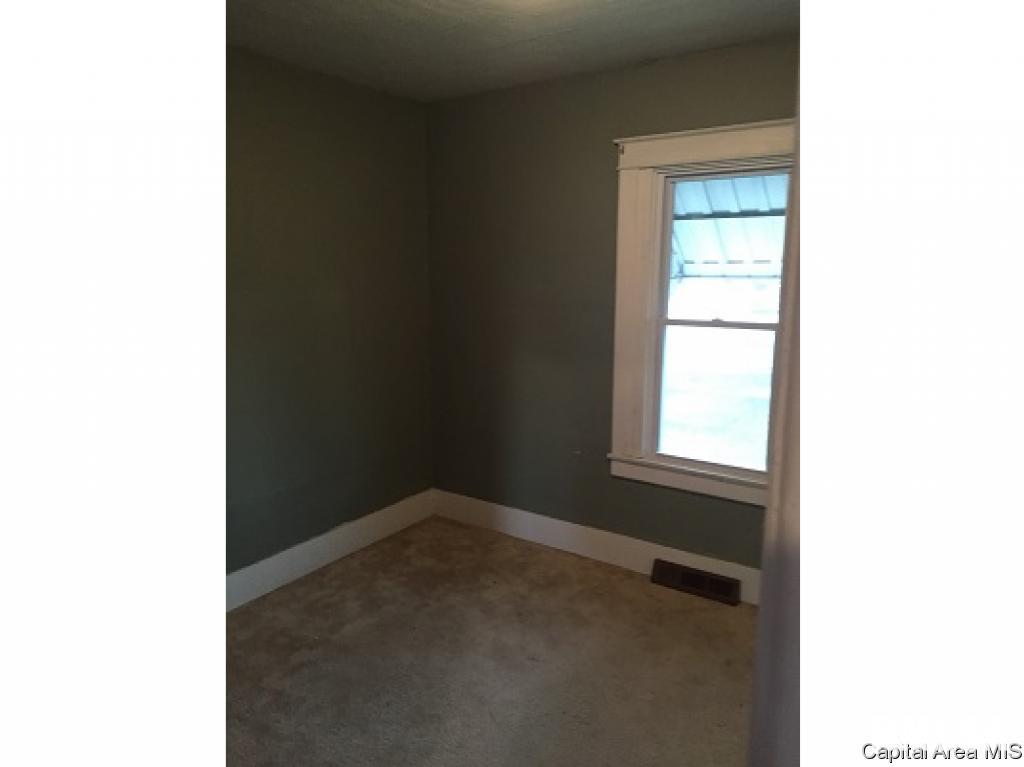 208 East North Street Roodhouse, IL 62082 - Photo 5 of 11 Gallery Image 5