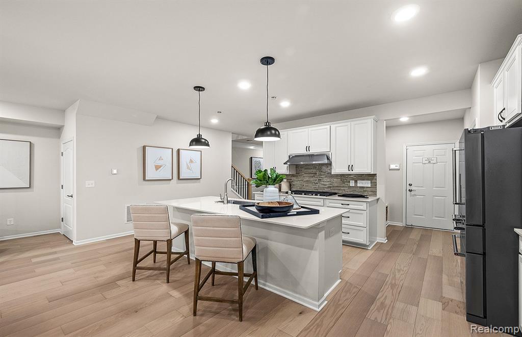 525 Addison Circle Walled Lake, MI 48390 - Photo 4 of 10