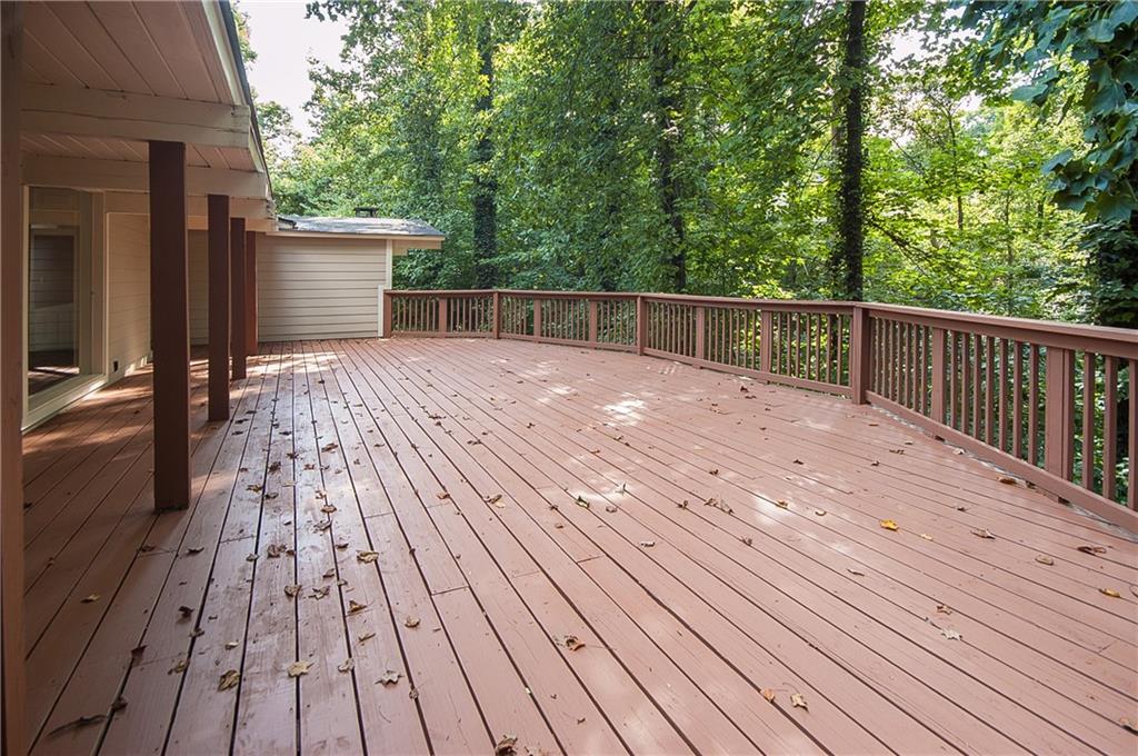 5270 Riverview Road Northwest Atlanta, GA 30327 - Photo 4 of 20