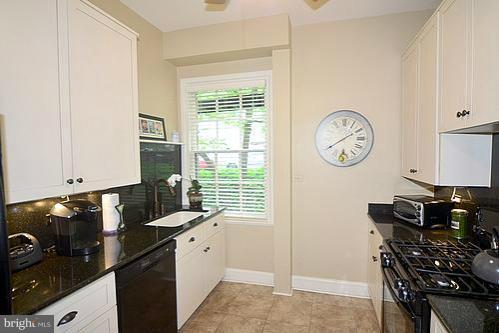 6 Upland Road, Unit G1 Baltimore, MD 21210 - Photo 2 of 24 Kitchen