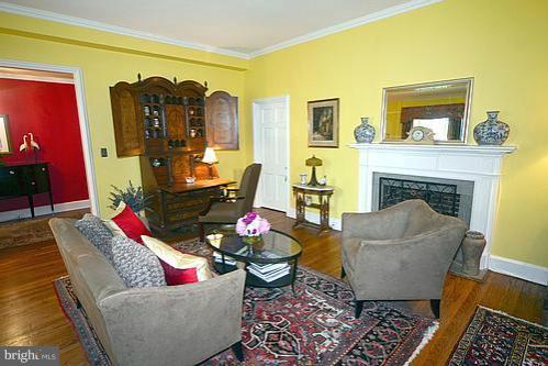 6 Upland Road, Unit G1 Baltimore, MD 21210 - Photo 6 of 24 Living Room