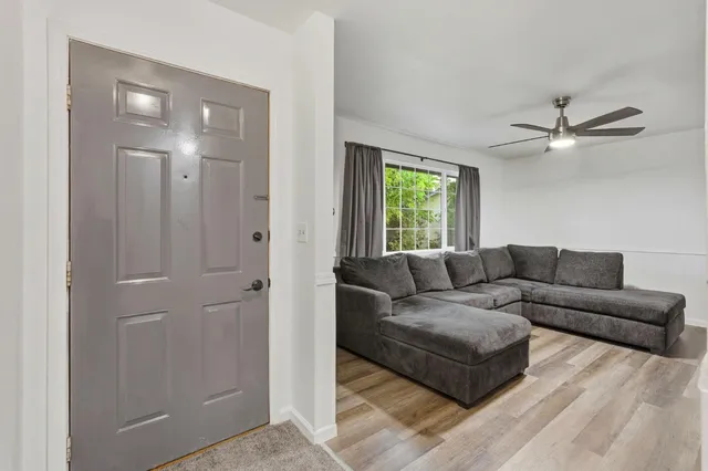 a view of entryway and bedroom