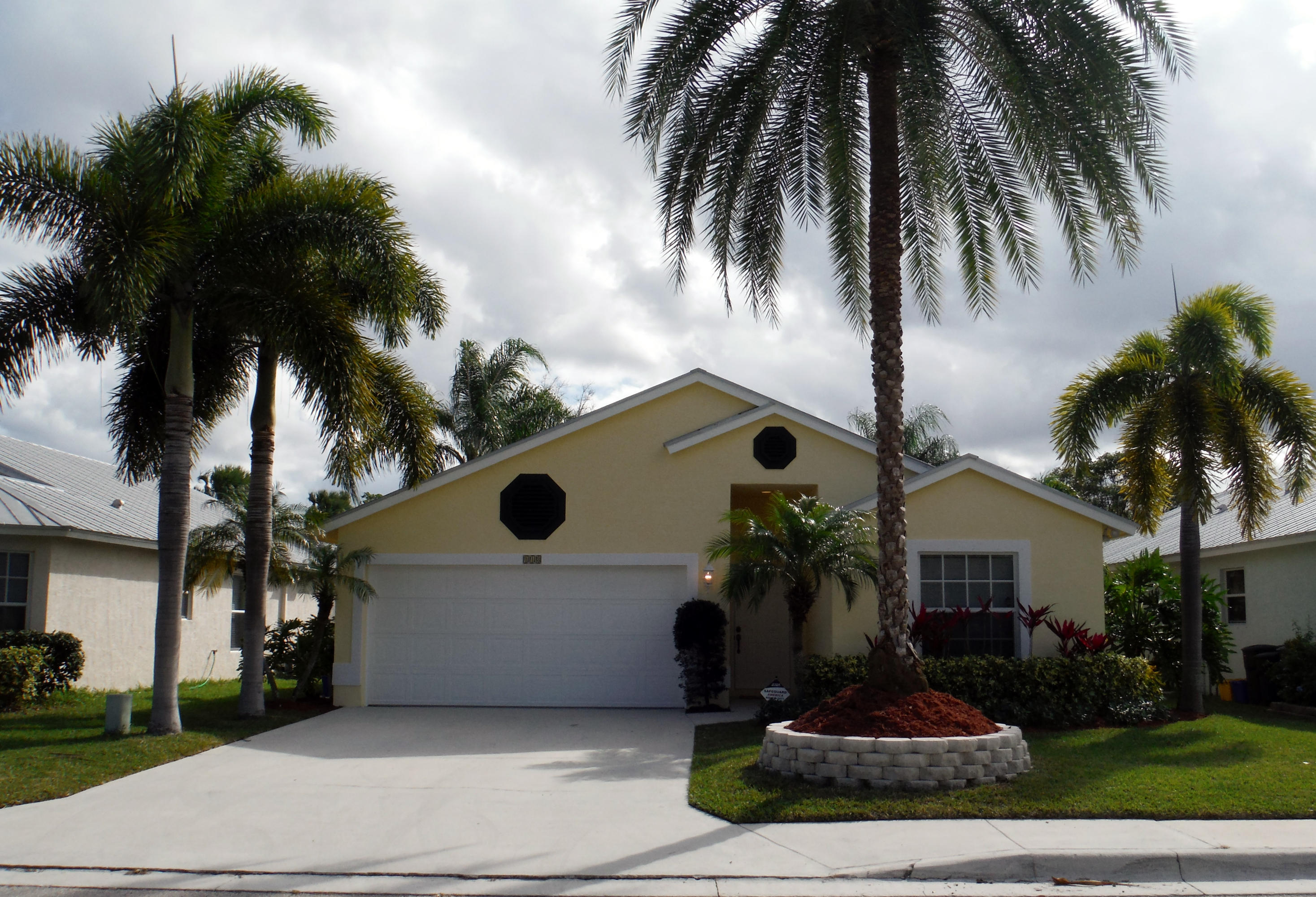118 Old Jupiter Beach Road Jupiter, FL 33477 - Photo 1 of 3 FRONT