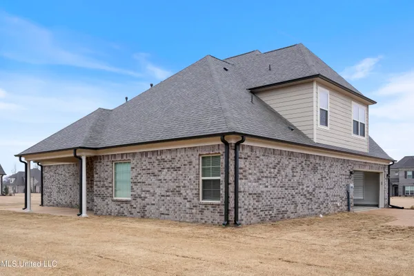 $473,300 | 777 Hazelwood Drive, Lake Cormorant, MS 38641