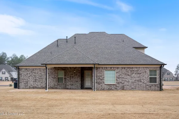 $473,300 | 777 Hazelwood Drive, Lake Cormorant, MS 38641