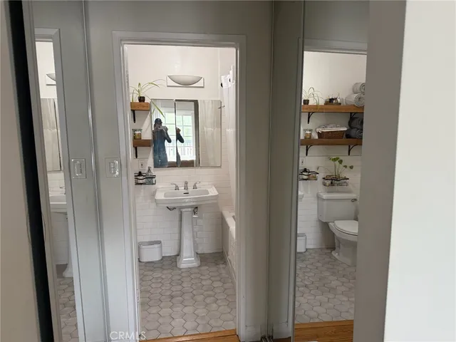 $4,000 | 2814 Broadway, Santa Monica, CA 90404