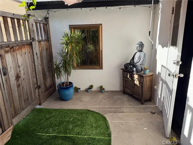 $4,000 | 2814 Broadway, Santa Monica, CA 90404