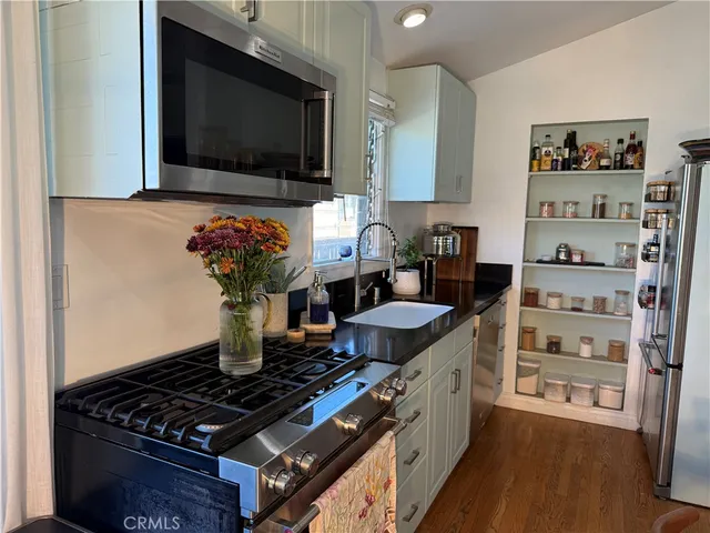 $4,000 | 2814 Broadway, Santa Monica, CA 90404