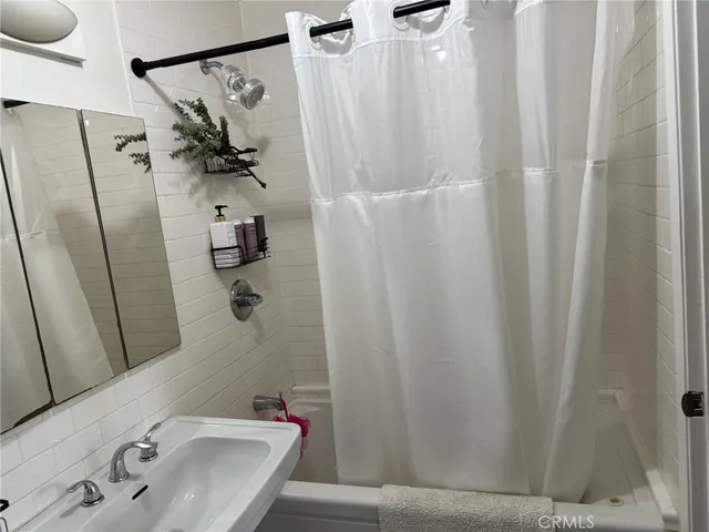 $4,000 | 2814 Broadway, Santa Monica, CA 90404