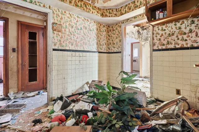 $19,900 | 11091 Wilshire Drive, Detroit, MI 48213