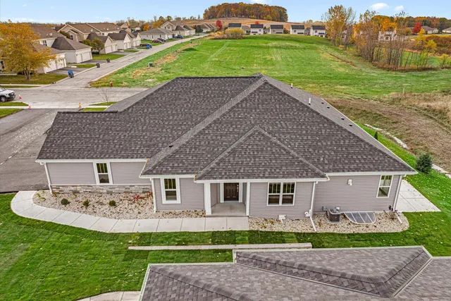 $399,900 | 540 Hunter Oaks Boulevard, Unit 602, Watertown, WI 53094