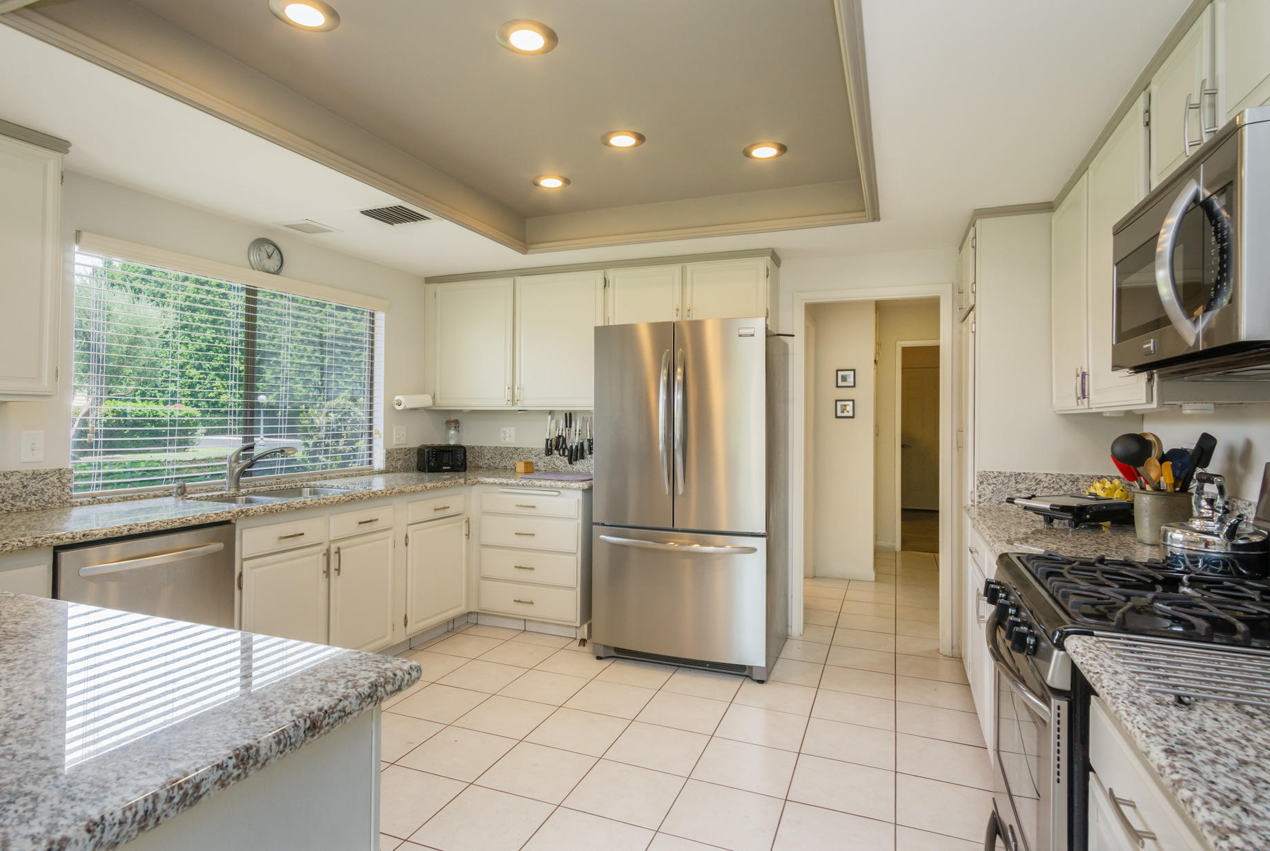 72285 Roxbury Drive Rancho Mirage, CA 92270 - Photo 12 of 40 72285 Roxbury Dr