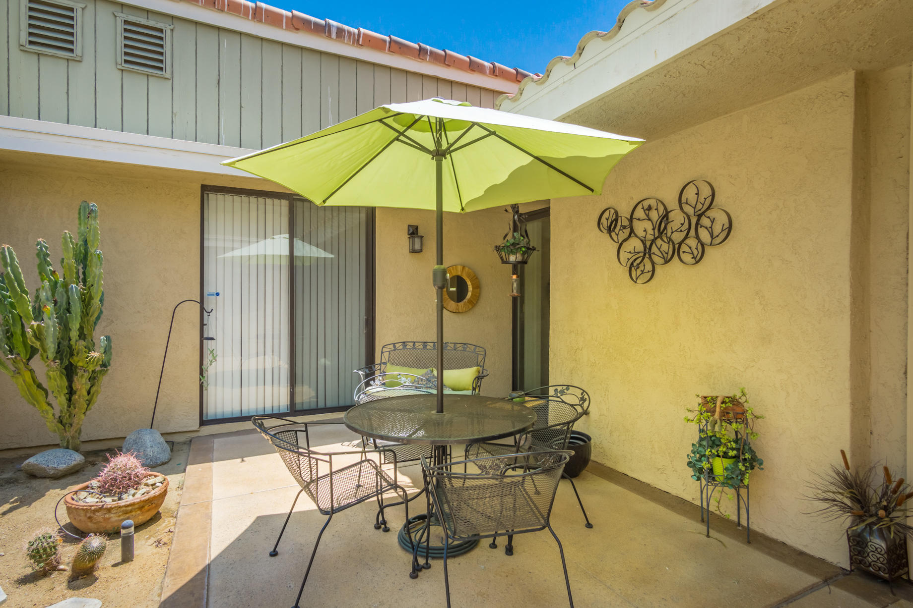 72285 Roxbury Drive Rancho Mirage, CA 92270 - Photo 6 of 40 72285 Roxbury Dr