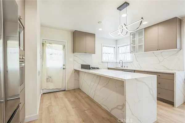 $2,500,000 | 703 Avenue D, Redondo Beach, CA 90277