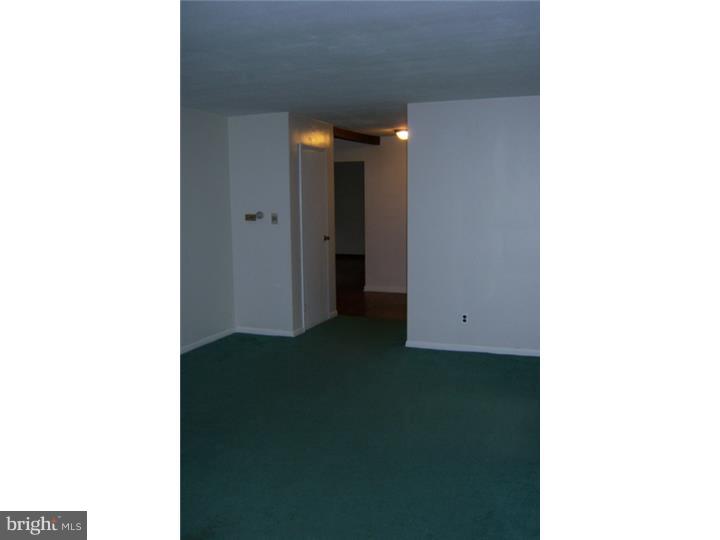 602 Whiteland Hunt Road Downingtown, PA 19335 - Photo 8 of 25 Living Room