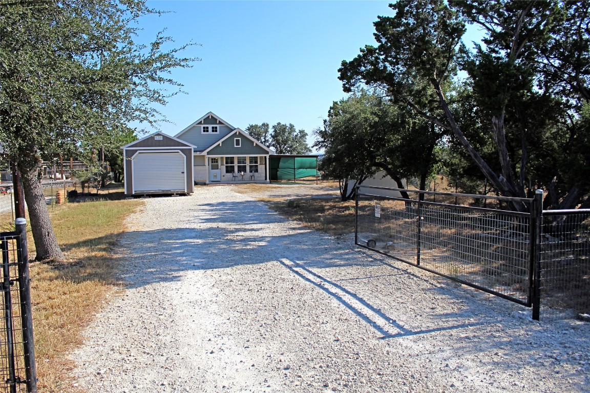 760 Henderson Drive Spring Branch, TX 78070 - Photo 5 of 34