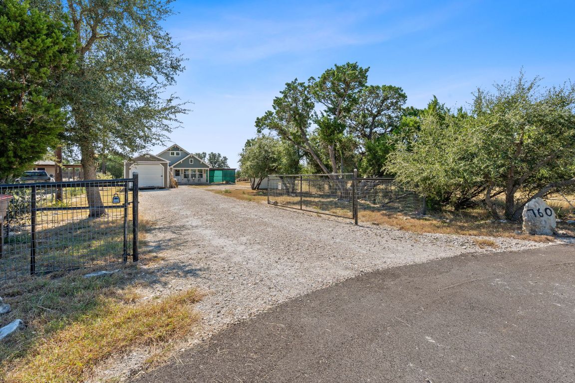 760 Henderson Drive Spring Branch, TX 78070 - Photo 6 of 34