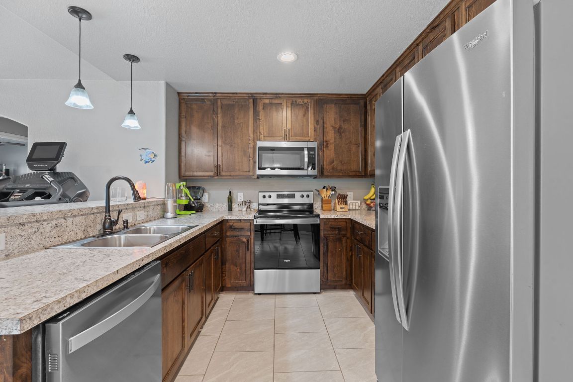 760 Henderson Drive Spring Branch, TX 78070 - Photo 7 of 34