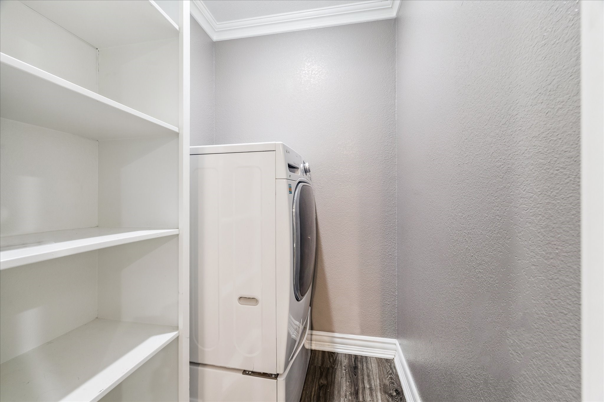 11550 Chimney Rock Road, Unit 321 Houston, TX 77035 - Photo 10 of 10 a view of walk in closet with empty racks