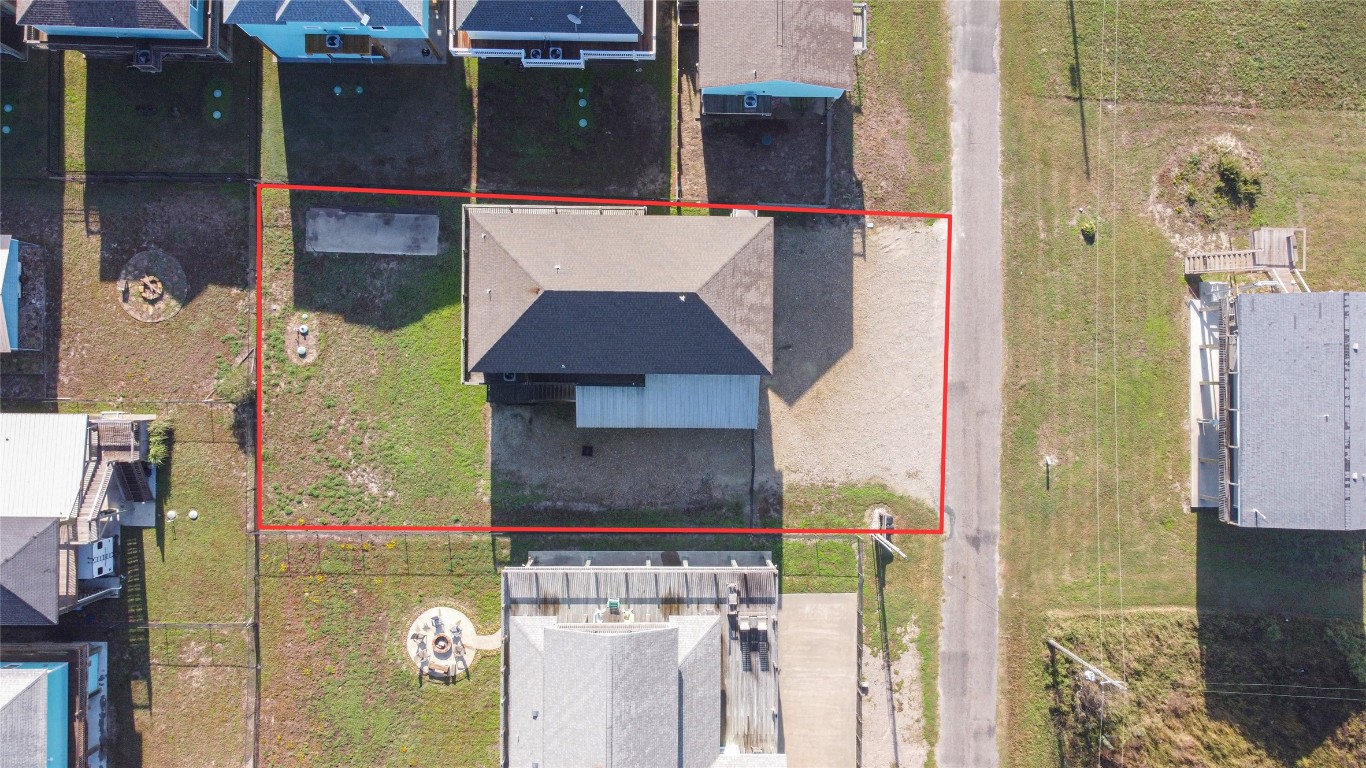 842 Main Street Crystal Beach, TX 77650 - Photo 45 of 45 a picture of a bathroom
