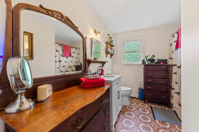 $364,999 | 252 Meadowhill Road, Manchester, ME 04351