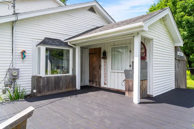 $364,999 | 252 Meadowhill Road, Manchester, ME 04351