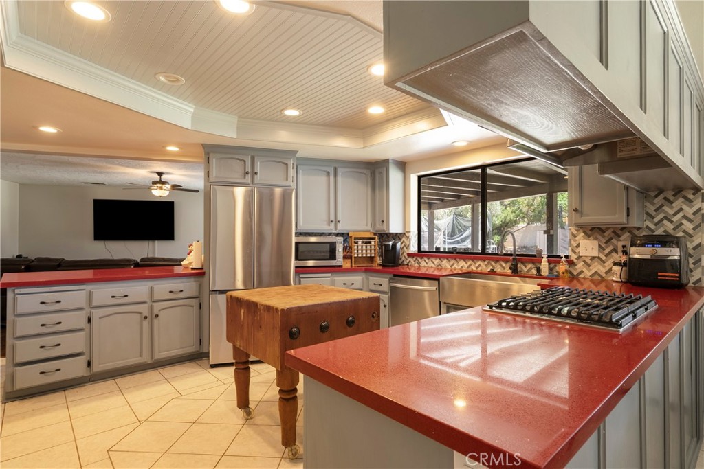 19954 Tinne Road Apple Valley, CA 92307 - Photo 17 of 54