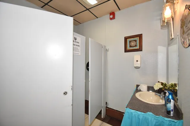 $780,000 | 570-582 Main Street, Springfield, MA 01105