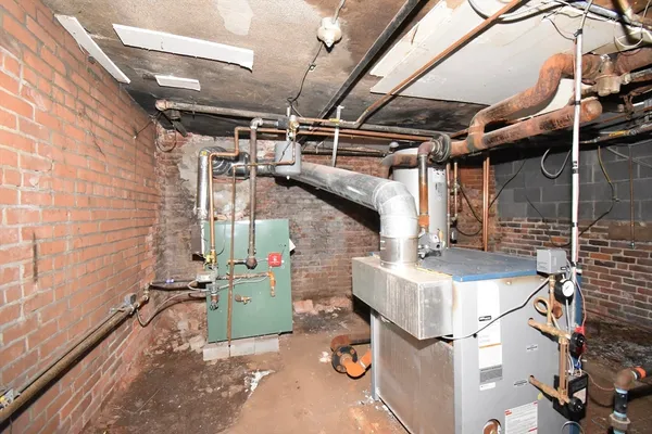 $780,000 | 570-582 Main Street, Springfield, MA 01105