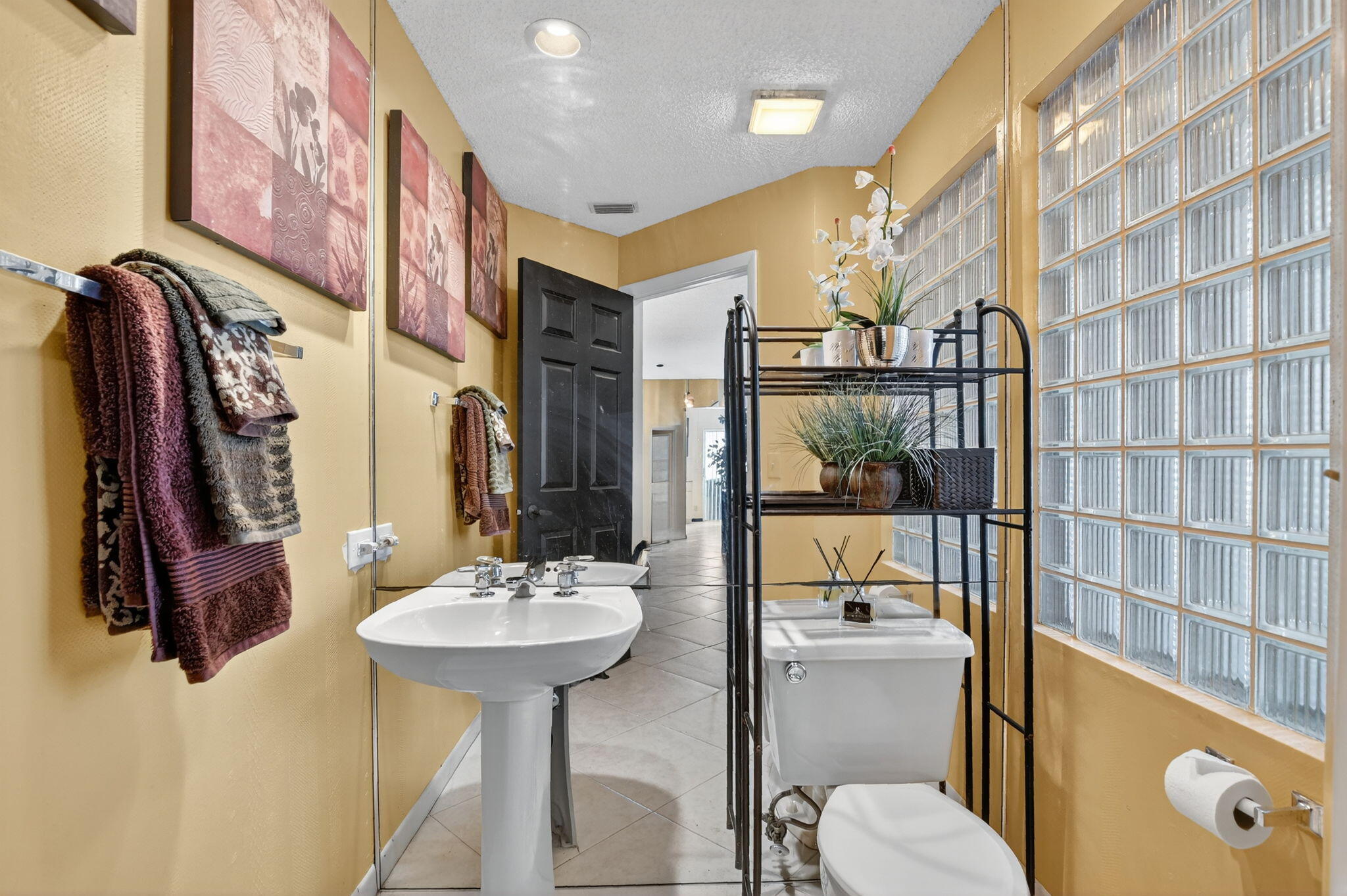 8130 Nadmar Avenue Boca Raton, FL 33434 - Photo 19 of 75 Guest Bath 3