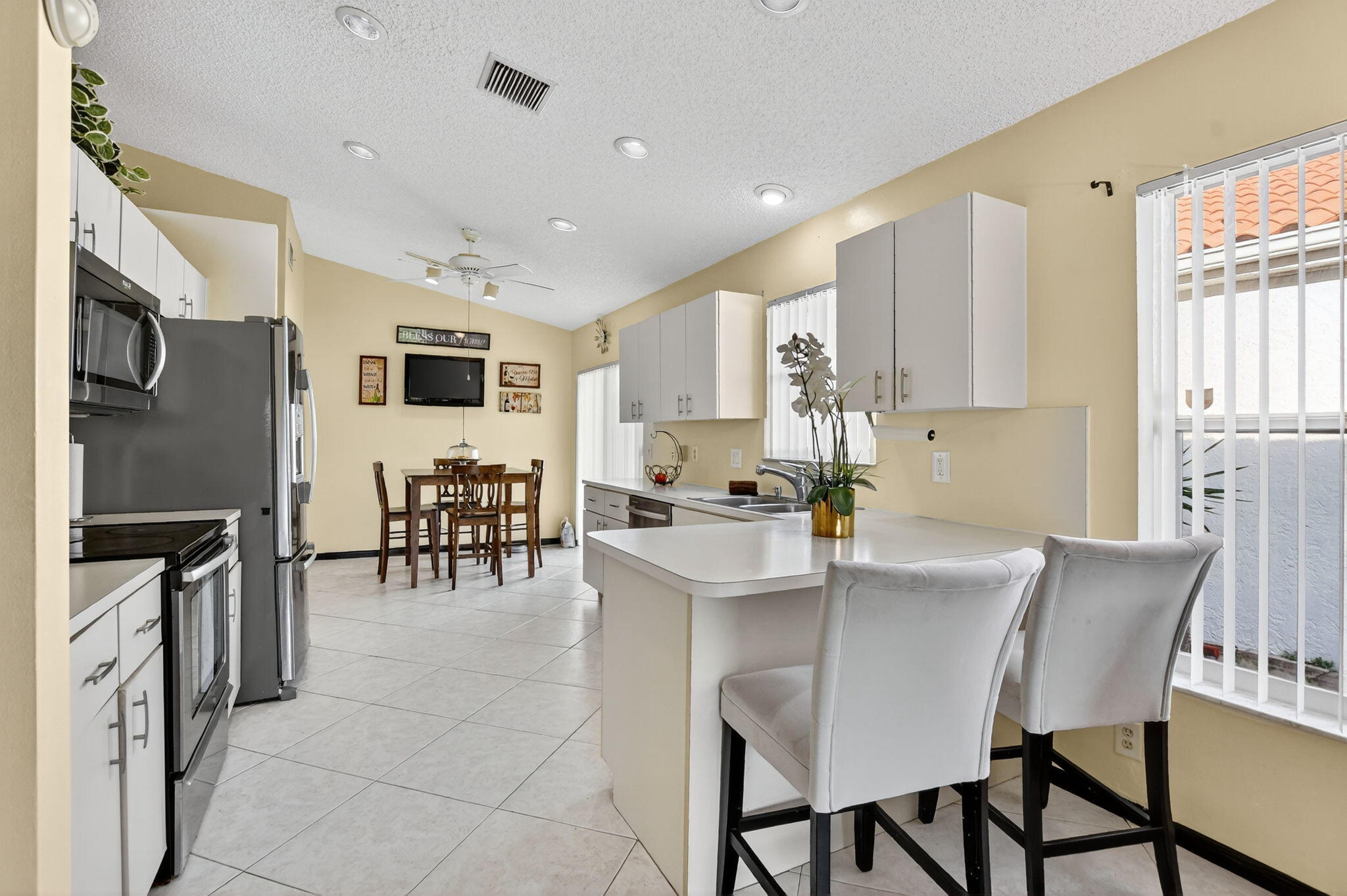 8130 Nadmar Avenue Boca Raton, FL 33434 - Photo 21 of 75 Breakfast Bar