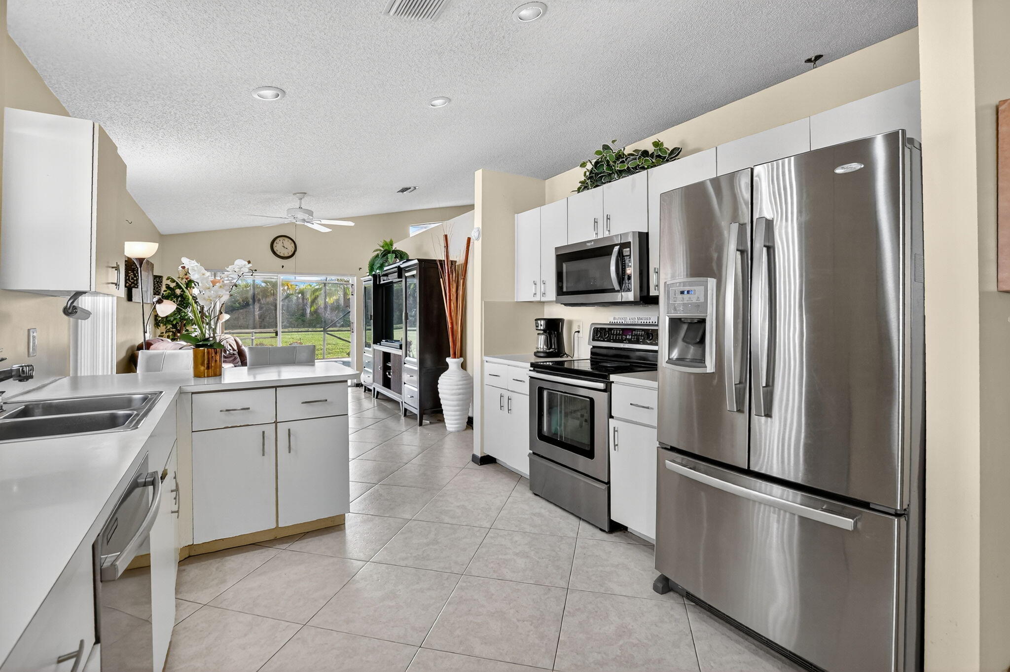 8130 Nadmar Avenue Boca Raton, FL 33434 - Photo 22 of 75 Kitchen w/ Endless Possibilities