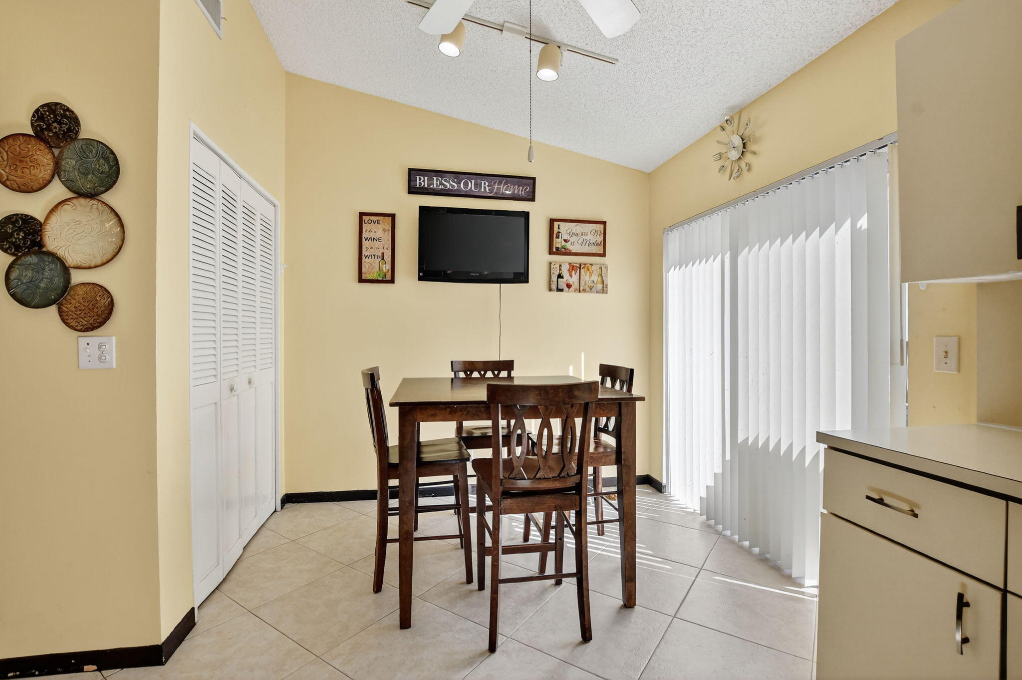 8130 Nadmar Avenue Boca Raton, FL 33434 - Photo 25 of 75 Breakfast Area