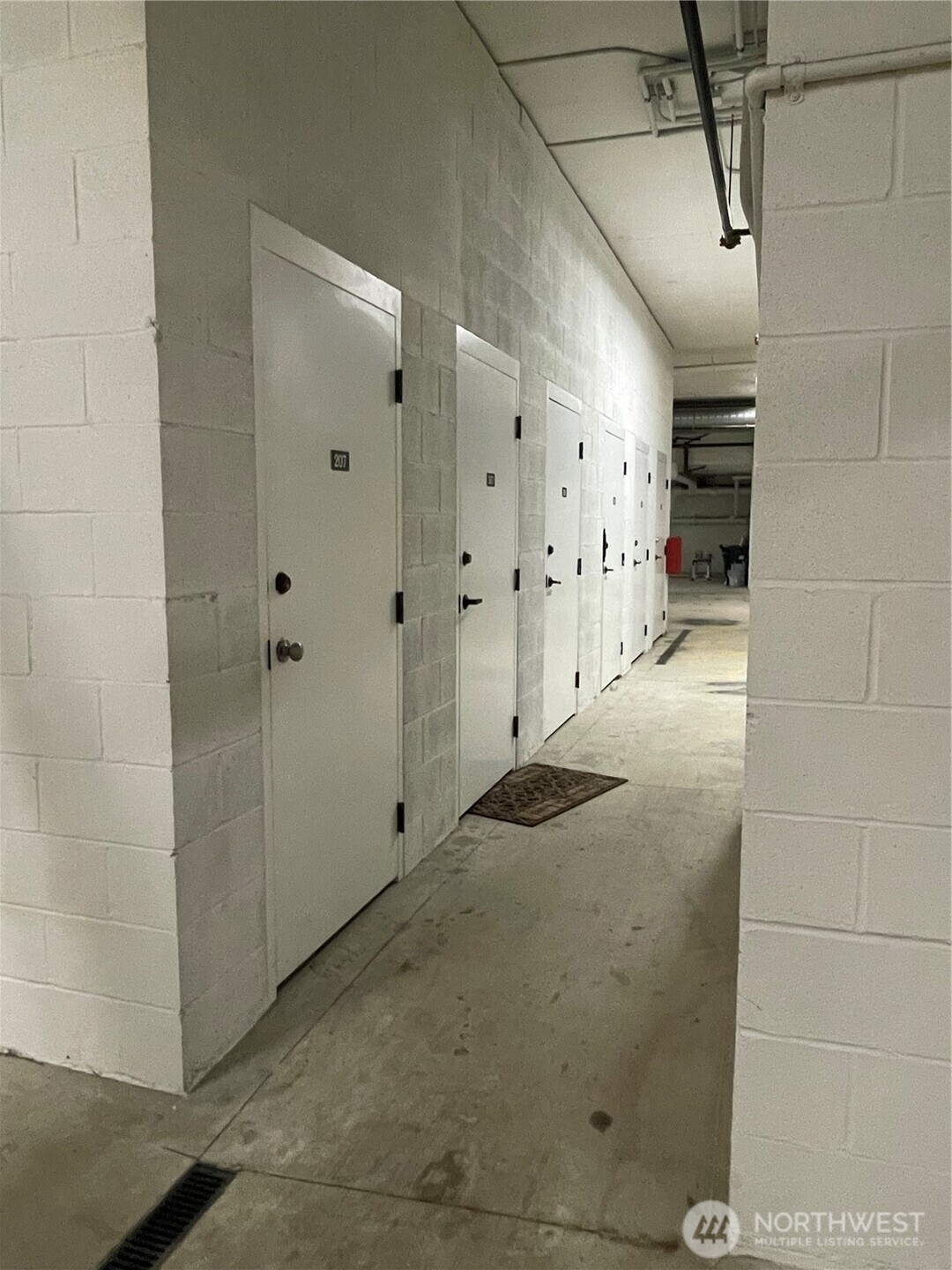 1101 McKenzie Avenue, Unit 206 Bellingham, WA 98225 - Photo 16 of 16 a view of a hallway