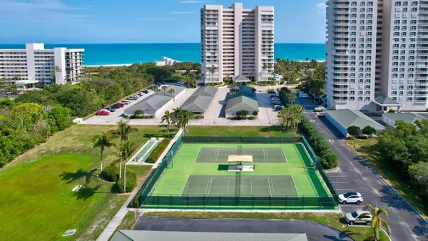 $5,500 | 5051 North Hwy A1A, Unit PH 23, Hutchinson Island, FL 34949