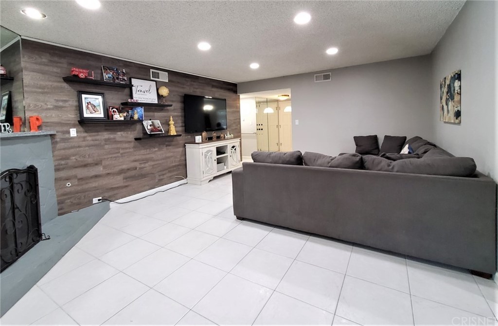 10609 Reseda Boulevard Northridge, CA 91326 - Photo 4 of 26