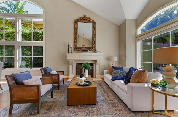 $2,995,000 | 87 Del Oro Lagoon, Novato, CA 94949